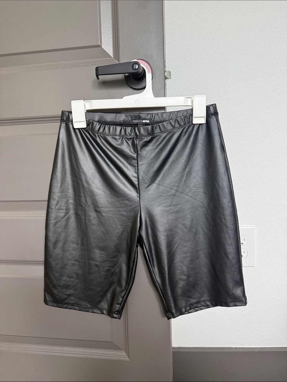 Fashion Nova Men's Black Faux Leather Hybrid Shorts